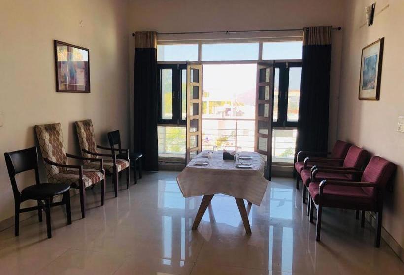 Hotel Sapphire Udaipur