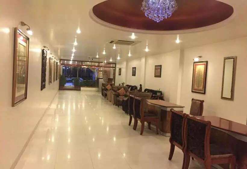 ホテル Sarthak