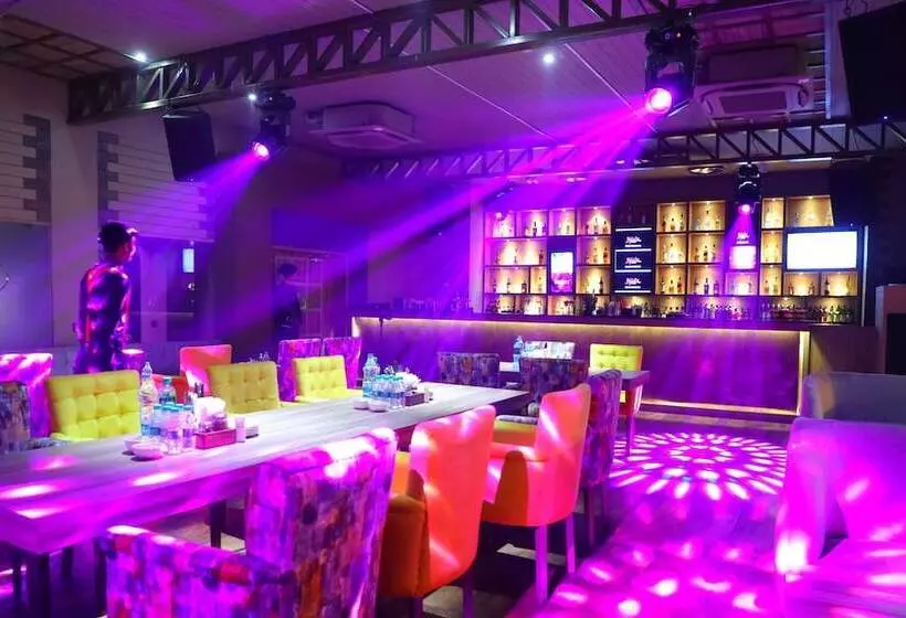 Hotelli Swarn Towers