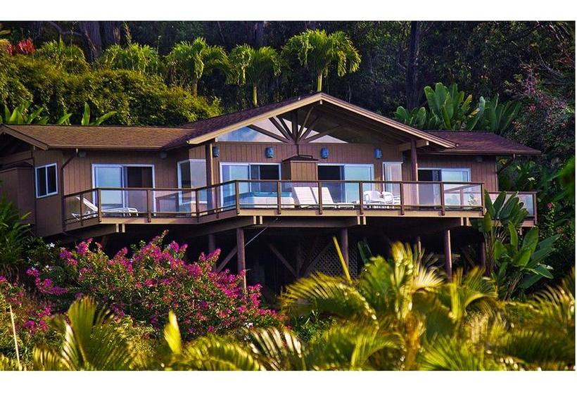 Bed & Breakfast Adventure In Paradise