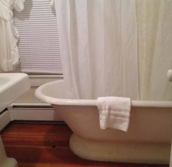 Bed and Breakfast House On Chase Creek