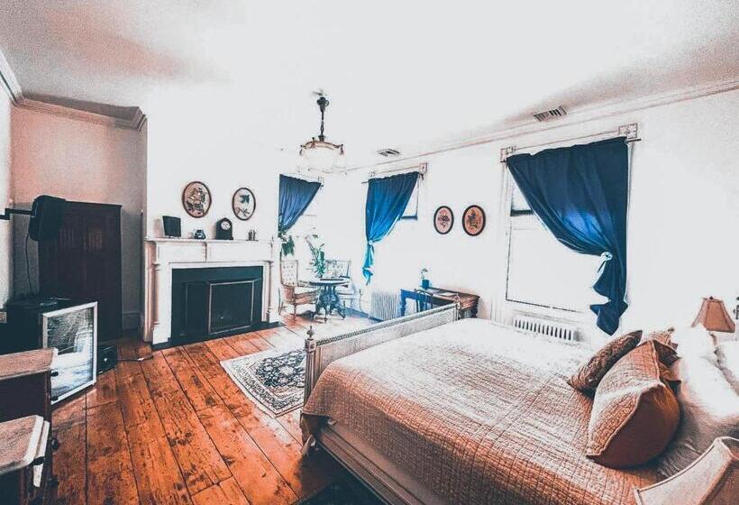 ベッドアンドブレックファースト The Borland House Inn