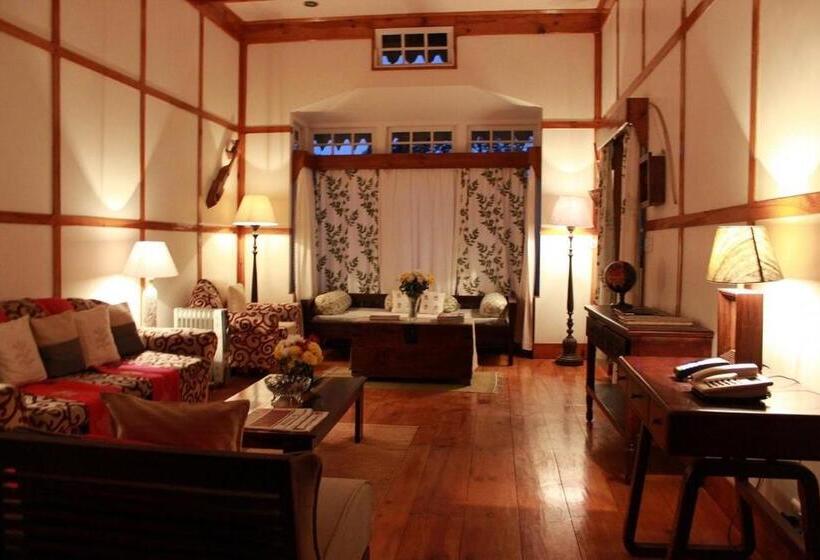 Cafe Shillong Bed And Breakfast