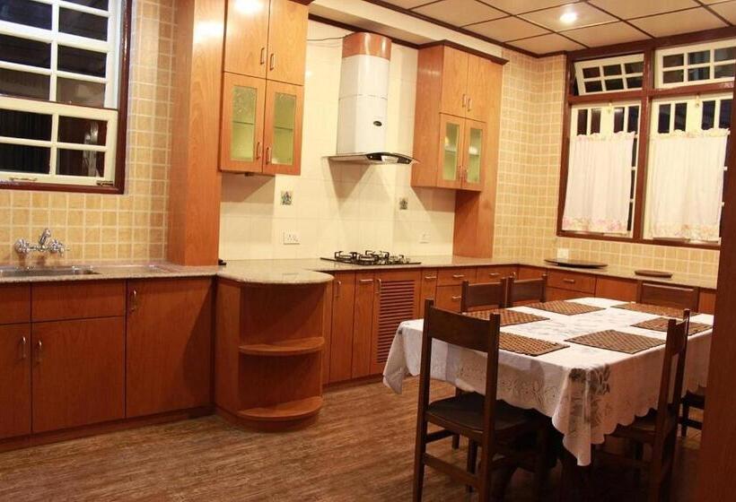 Cafe Shillong Bed And Breakfast