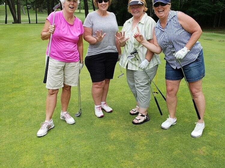 Candlestone Golf And Resort