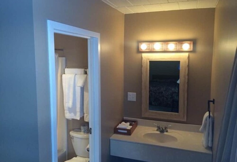 Candlestone Golf And Resort