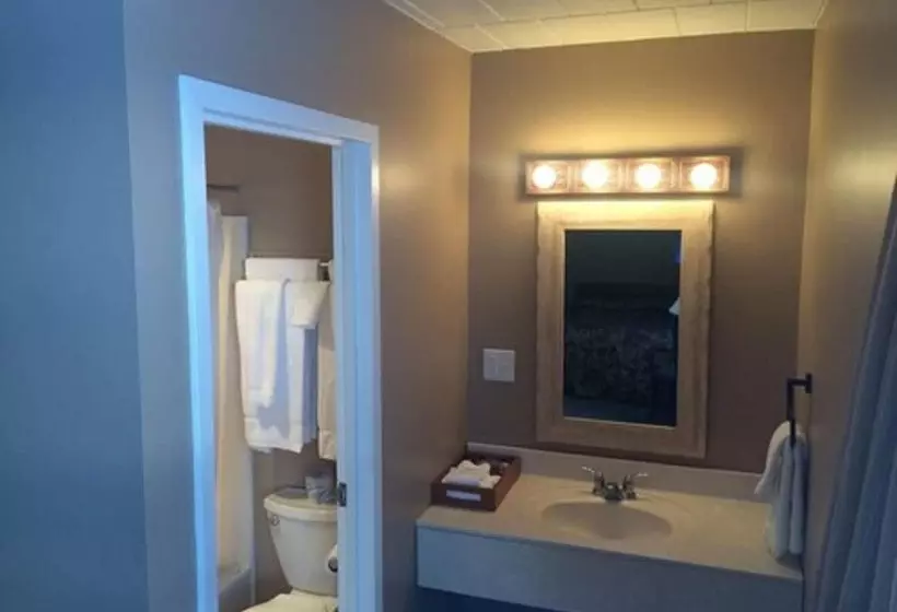 Candlestone Golf And Resort