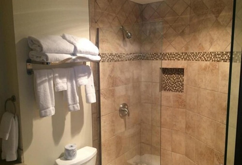 Candlestone Golf And Resort