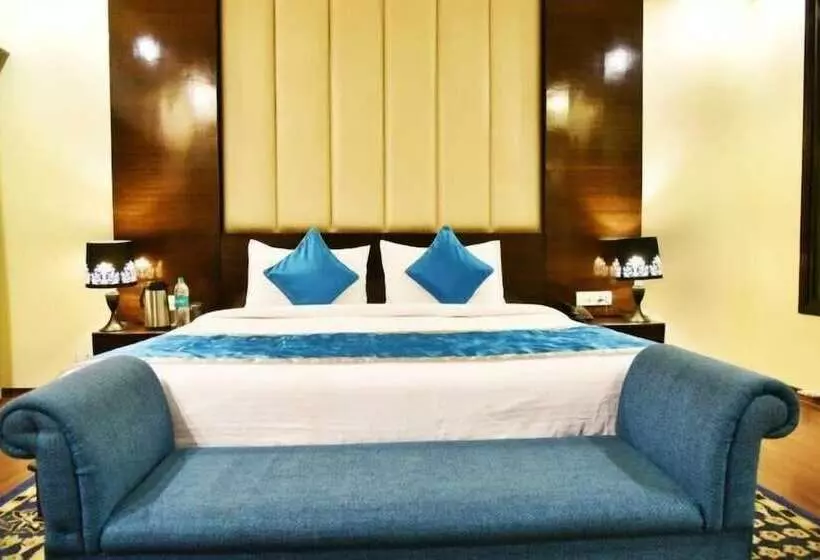 ホテル Indraprastha Resort Dalhousie