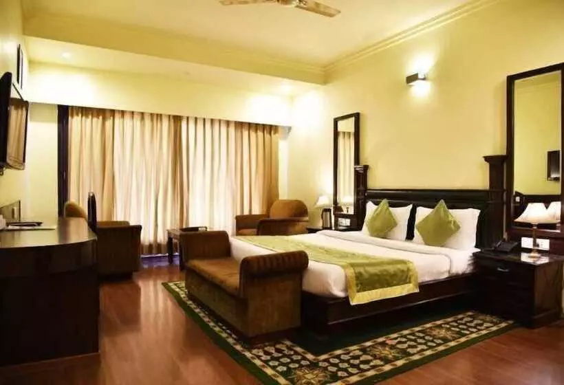 ホテル Indraprastha Resort Dalhousie