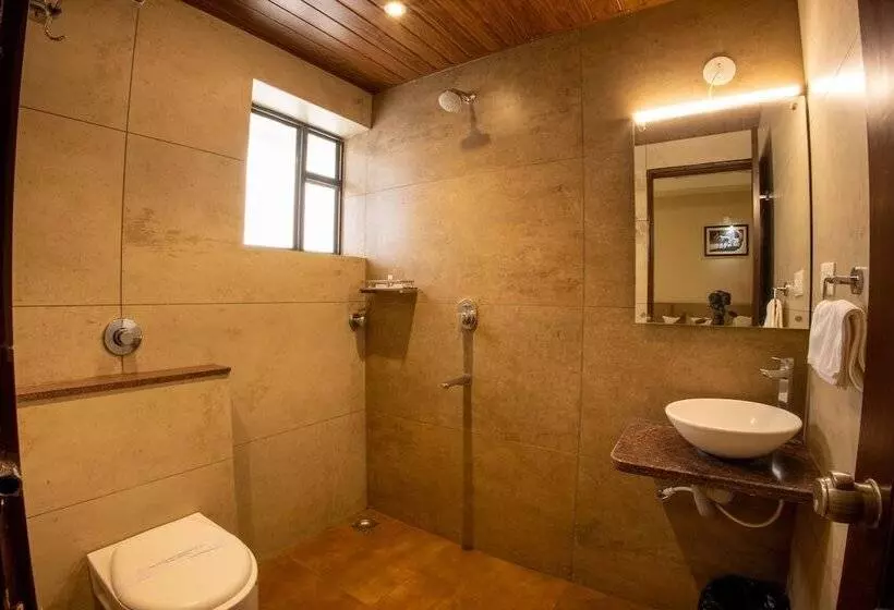Metro Plaza Hotel By Rak Rooms, Mangaluru