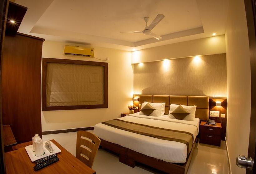Metro Plaza Hotel By Rak Rooms, Mangaluru