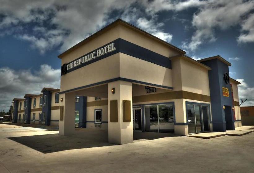 Отель Republic