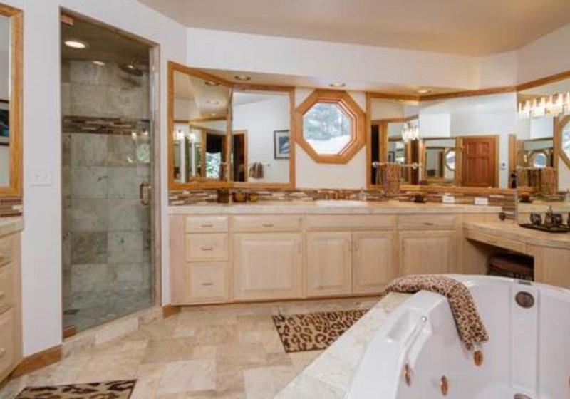 هتل Royal Tiger Lodge