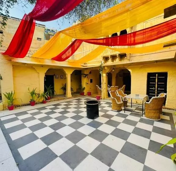 هتل Surja Guest House