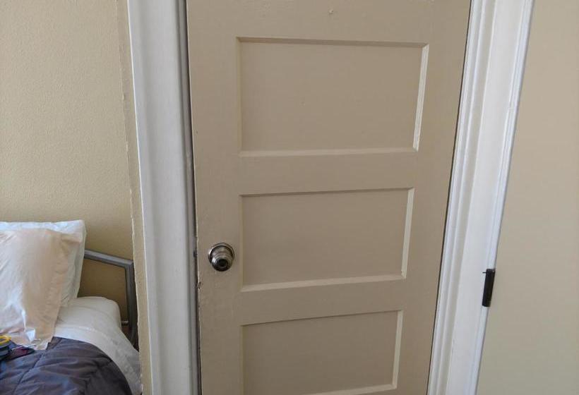 בית מלון כפרי Yale