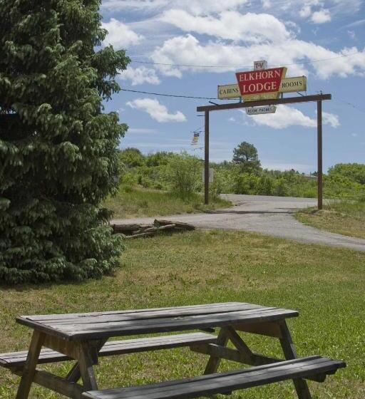 فندق على الطريق Elkhorn Lodge