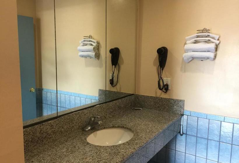 Мотель Foxy S Motor Inn On Florence & Hoover St