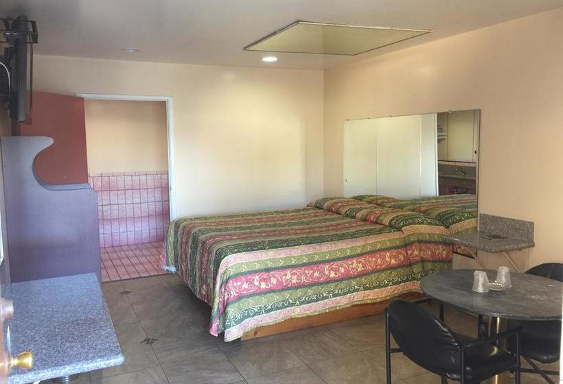 Мотель Foxy S Motor Inn On Florence & Hoover St