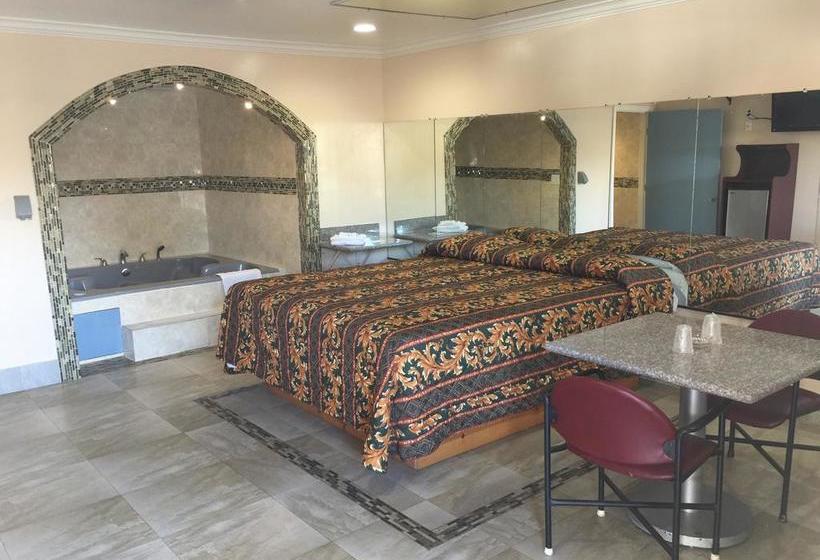 Мотель Foxy S Motor Inn On Florence & Hoover St