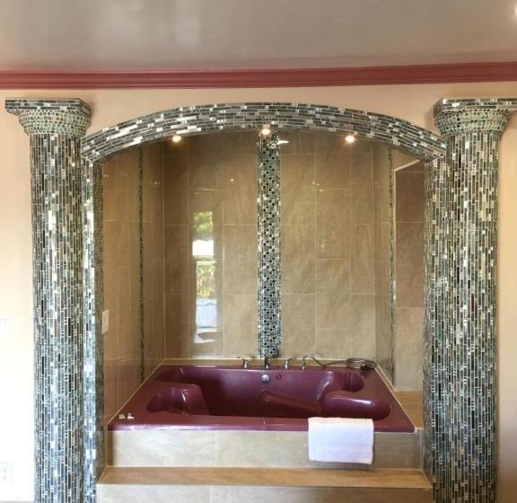 Мотель Foxy S Motor Inn On Florence & Hoover St