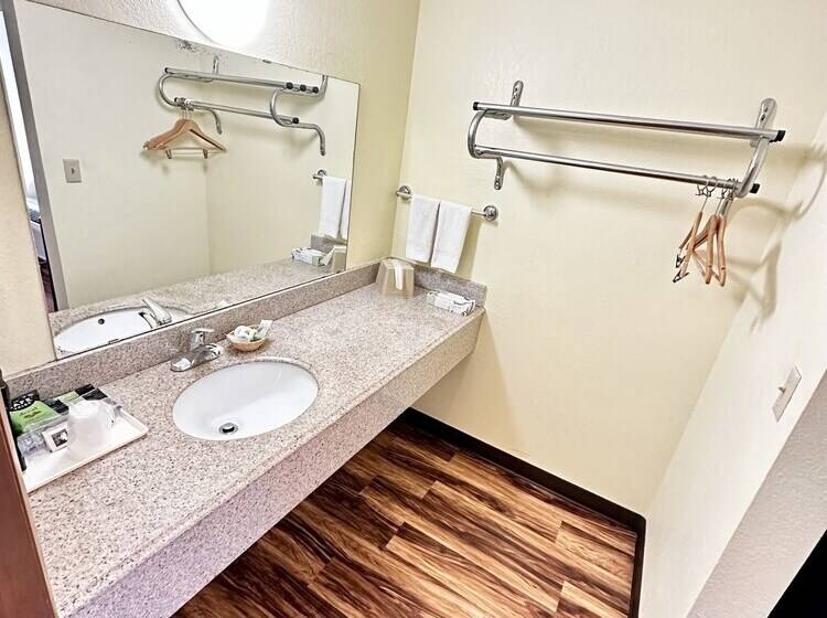 Мотель Regency Inn Iola