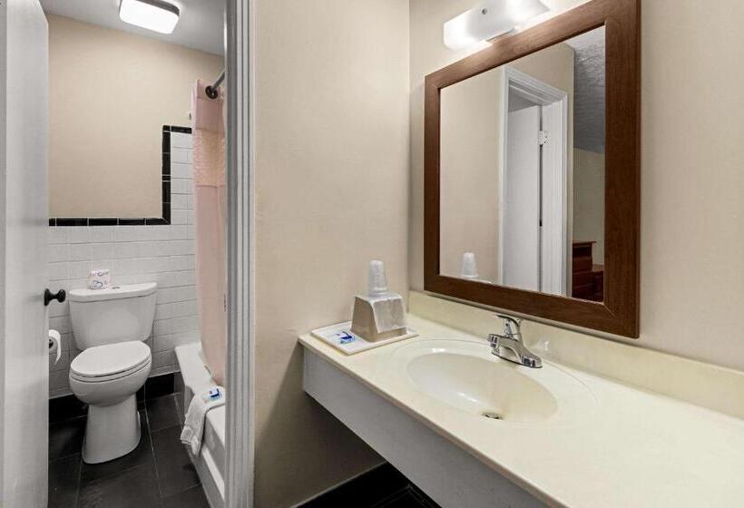 Мотель Rodeway Inn