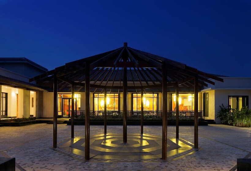 Radisson Blu Resort & Spa Alibaug