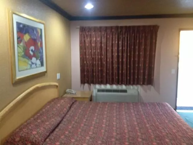 All 8 Motel