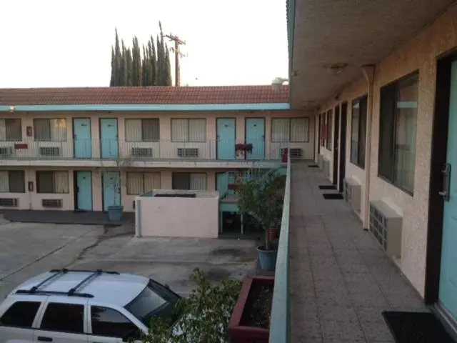 All 8 Motel