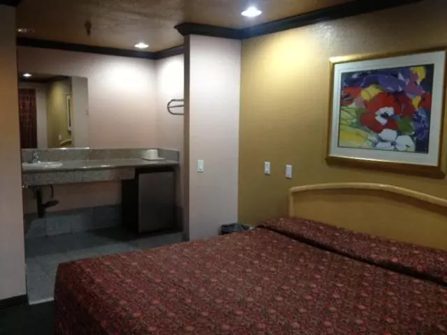 All 8 Motel