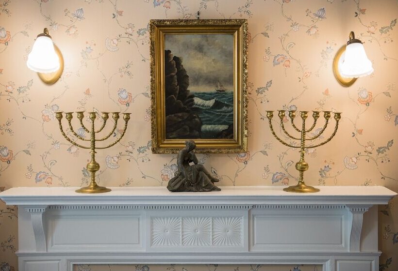 مبيت وإفطار Anne's White Columns Inn