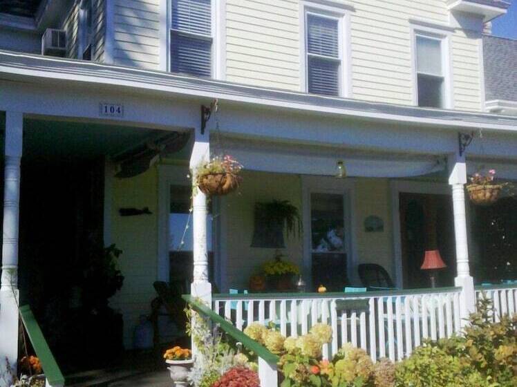 צימר The Stirling House Waterfront Inn Greenport