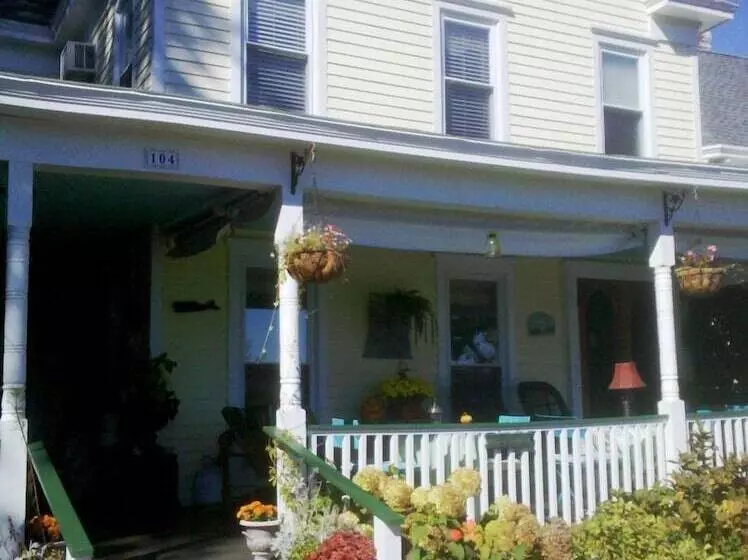 ベッドアンドブレックファースト The Stirling House Waterfront Inn Greenport