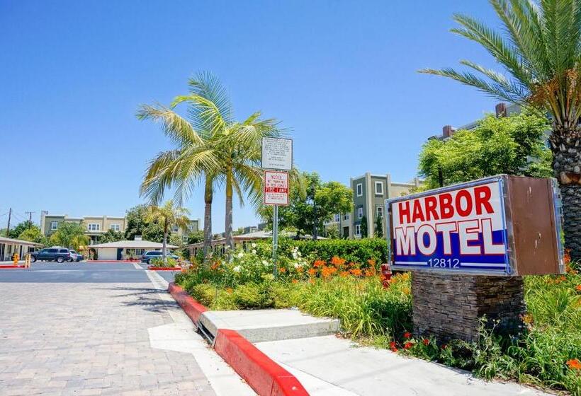 Harbor Motel
