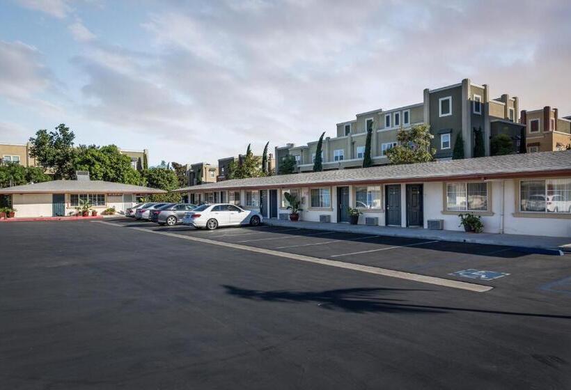 Harbor Motel