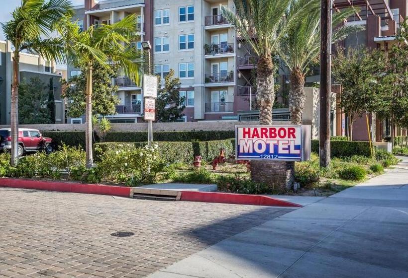 Harbor Motel