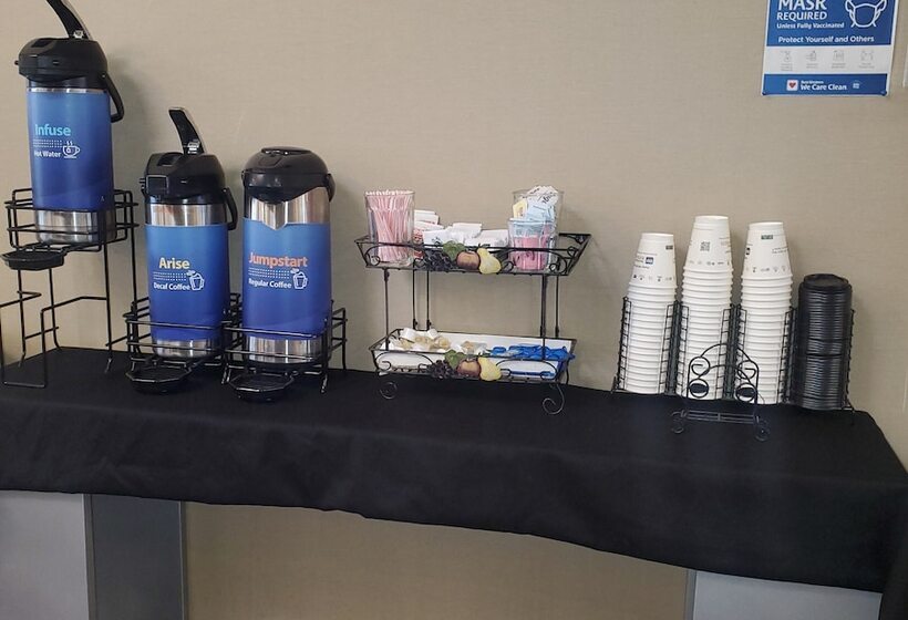 בית מלון כפרי Best Western Maple City Inn