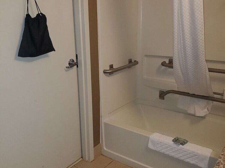 בית מלון כפרי Best Western Maple City Inn