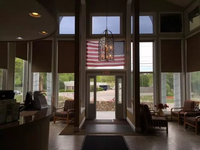 هتل Cape Cod Irish Village