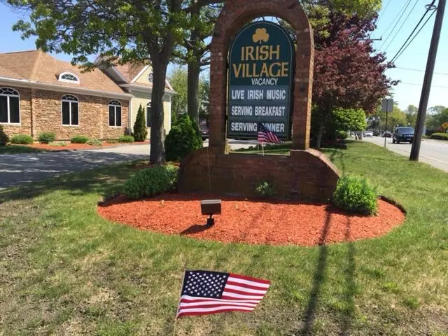 هتل Cape Cod Irish Village