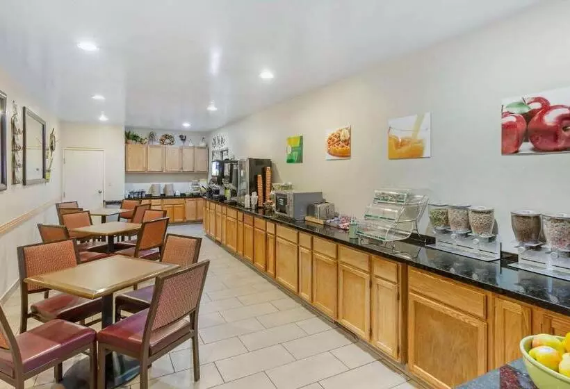 ホテル Quality Suites Moab Near Arches National Park