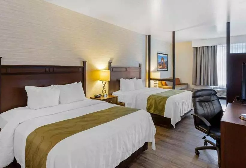 ホテル Quality Suites Moab Near Arches National Park