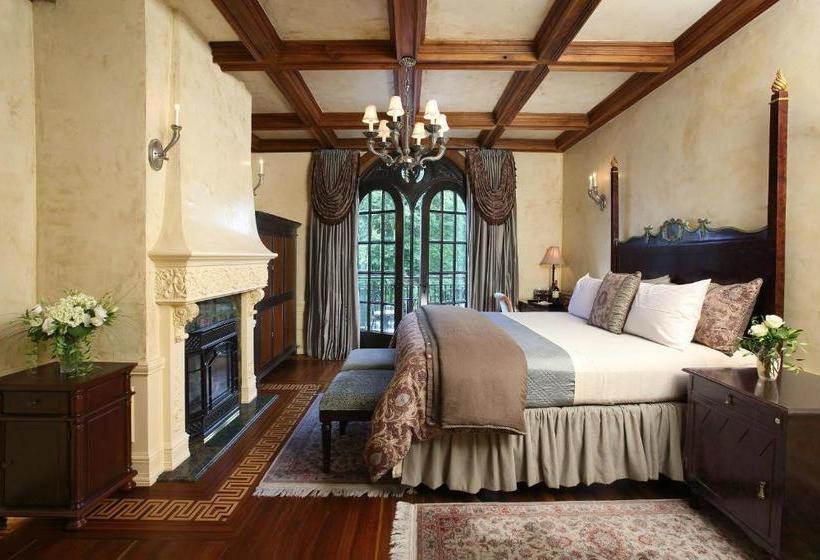 Ledson Hotel & Zina Lounge