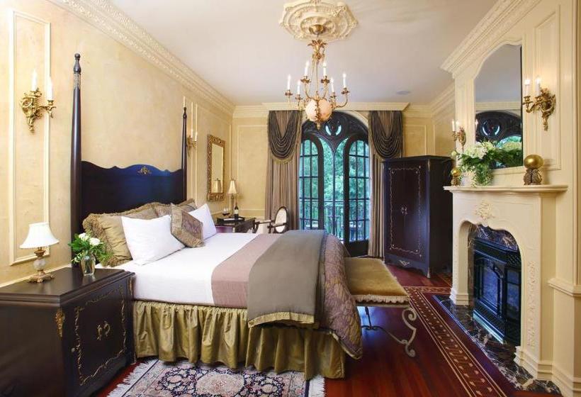 Ledson Hotel & Zina Lounge