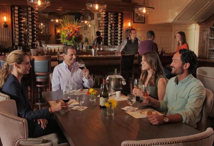 Ledson Hotel & Zina Lounge