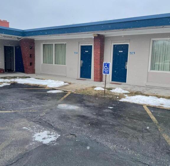 מוטל American Motor Inn   Rock Island