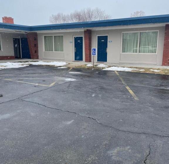 מוטל American Motor Inn   Rock Island