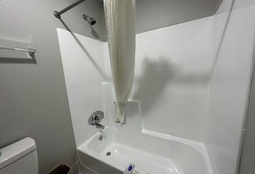 汽车旅馆  Budget Inn Muskogee