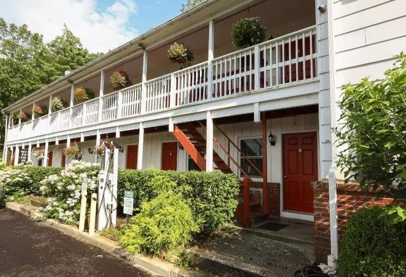 モーテル Chatham Travel Lodge